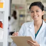 How to Become a Travel Pharmacy Technician